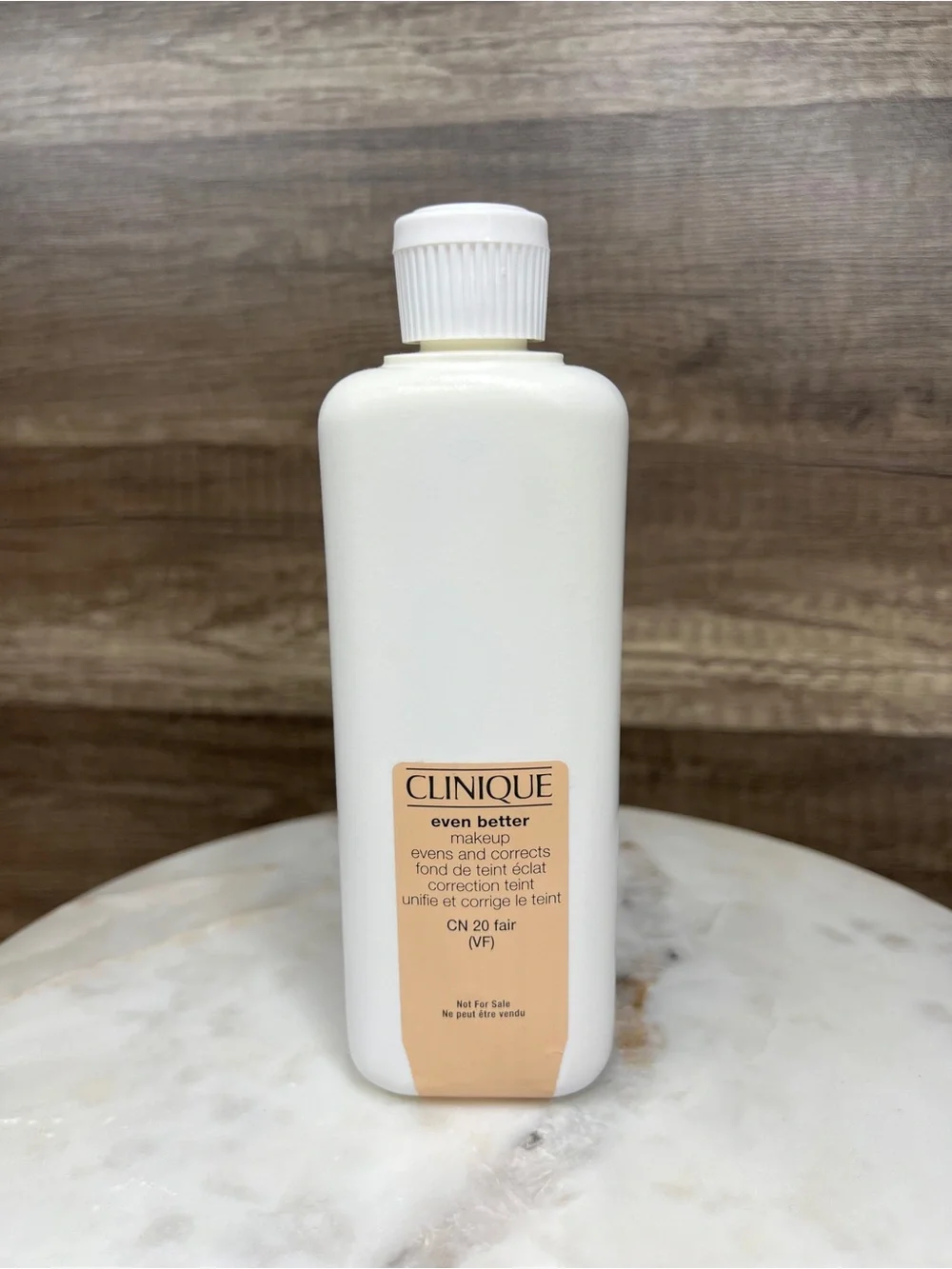 Clinique Even Better Makeup Evens and Corrects Foundation CN 20 Fair  - NEW